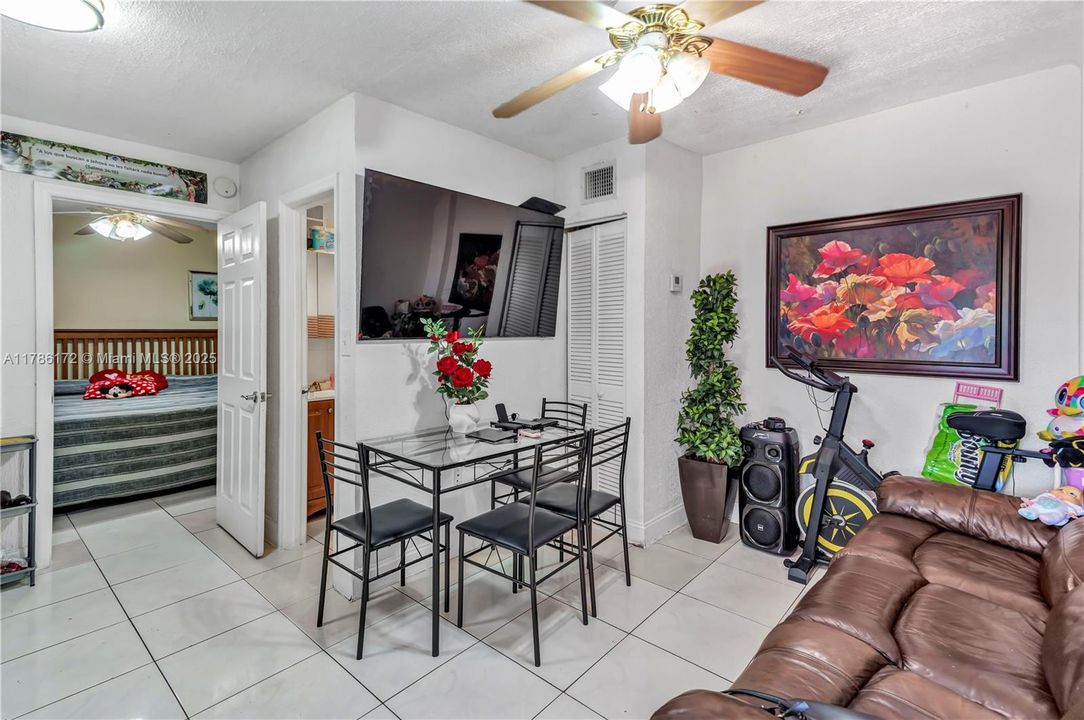 Recently Sold: $700,000 (4 beds, 4 baths, 2270 Square Feet)