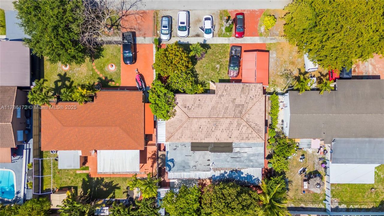 Recently Sold: $700,000 (4 beds, 4 baths, 2270 Square Feet)