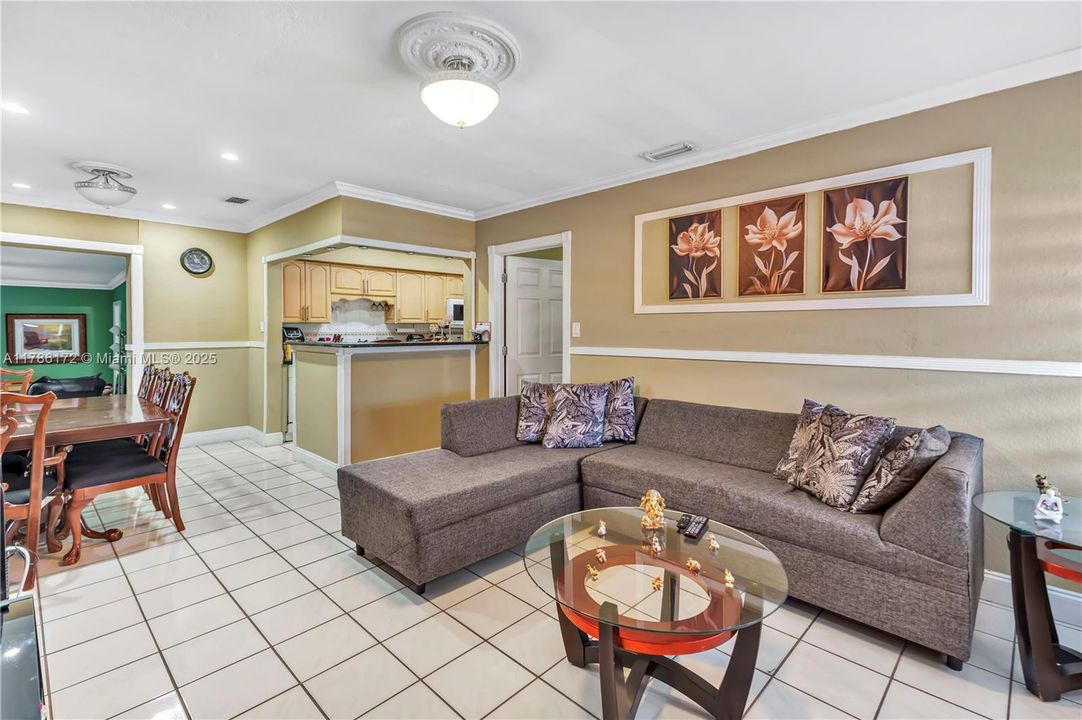 Recently Sold: $700,000 (4 beds, 4 baths, 2270 Square Feet)