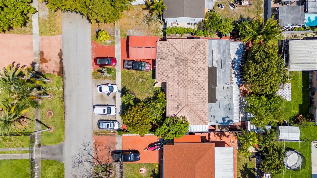 Recently Sold: $700,000 (4 beds, 4 baths, 2270 Square Feet)