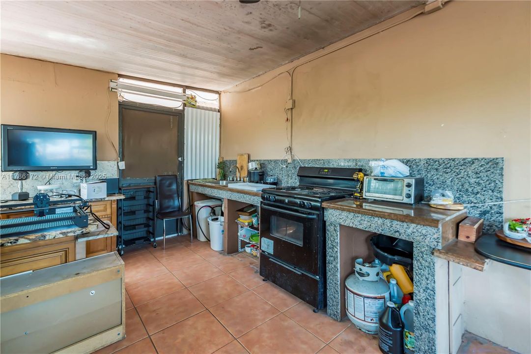 Recently Sold: $700,000 (4 beds, 4 baths, 2270 Square Feet)