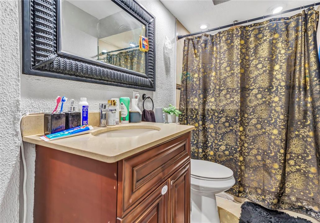 Recently Sold: $700,000 (4 beds, 4 baths, 2270 Square Feet)