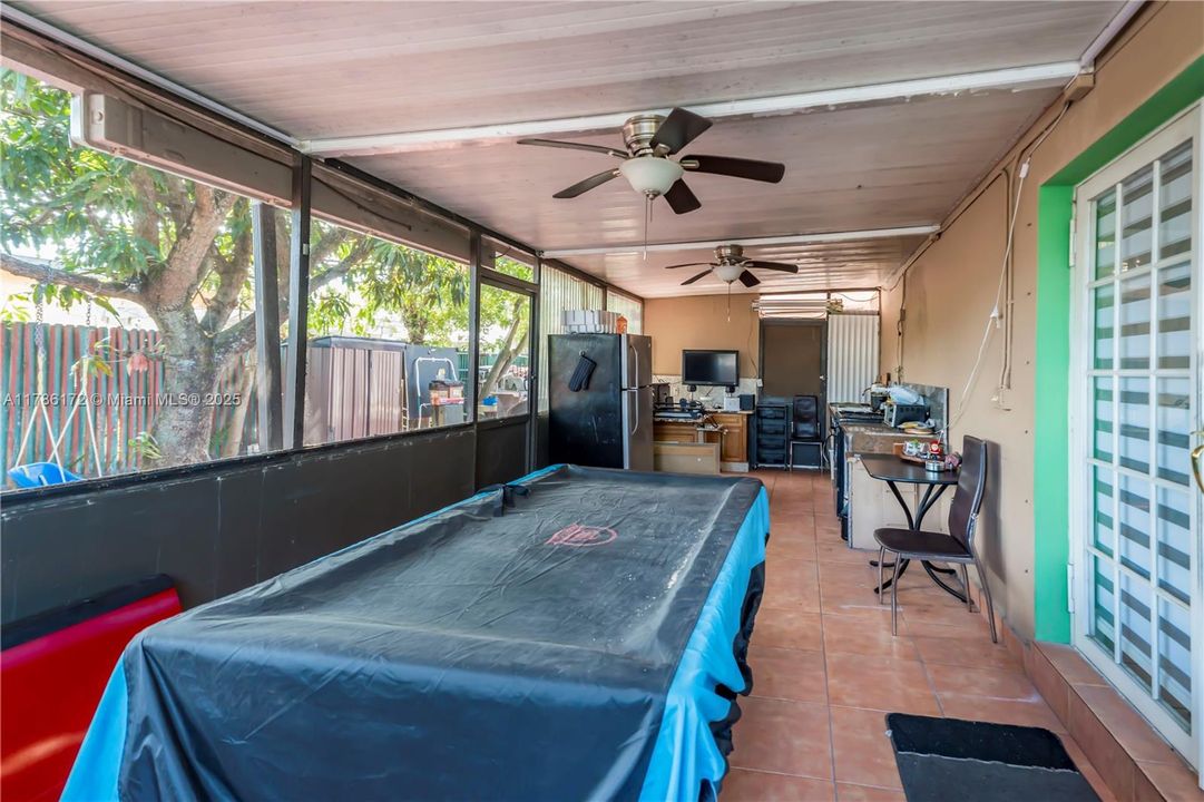 Recently Sold: $700,000 (4 beds, 4 baths, 2270 Square Feet)