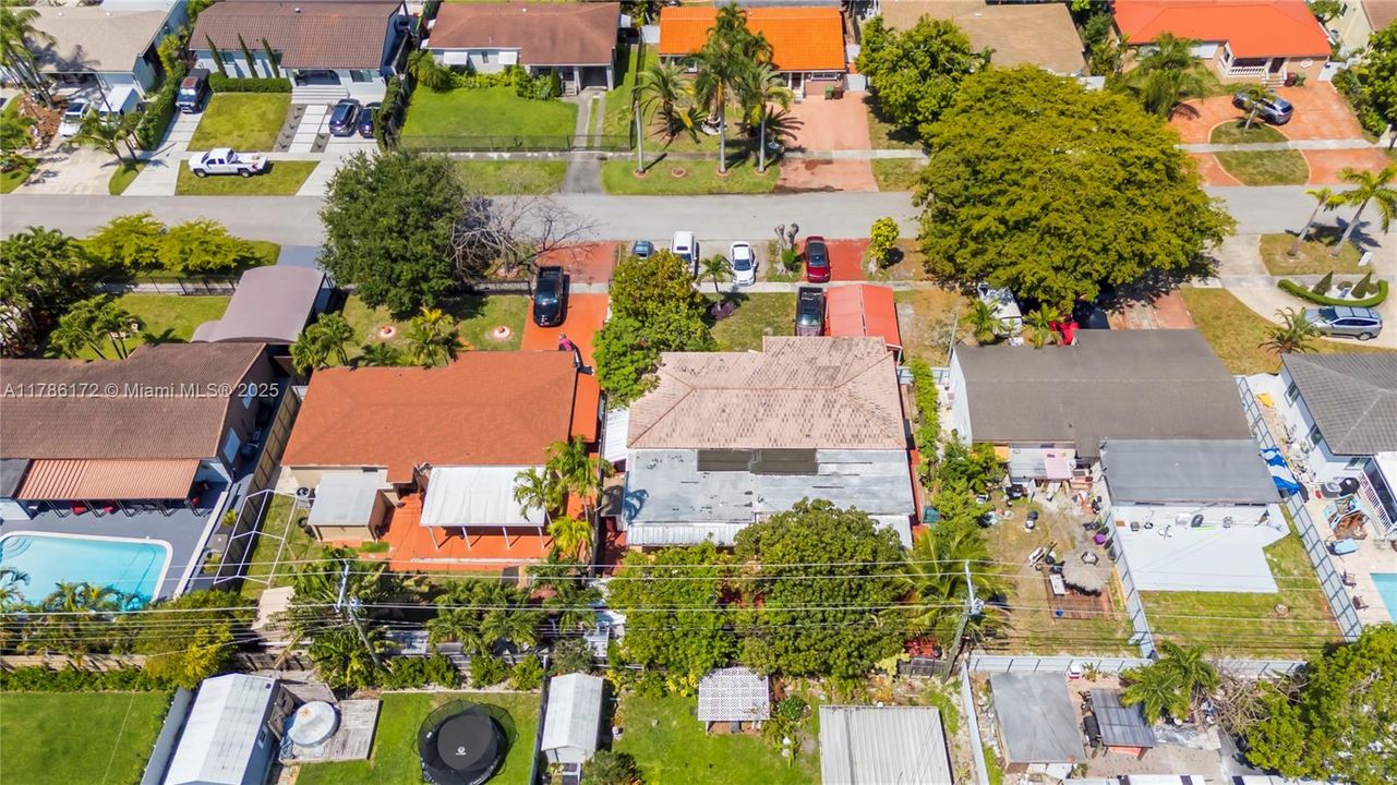 Recently Sold: $700,000 (4 beds, 4 baths, 2270 Square Feet)