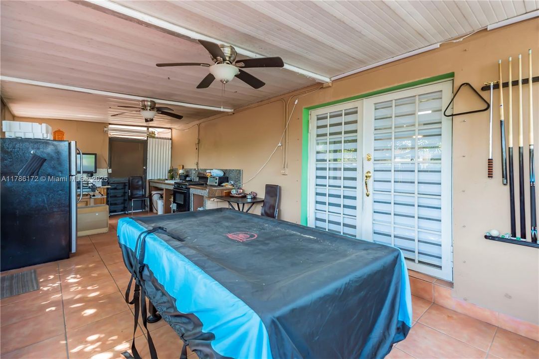 Recently Sold: $700,000 (4 beds, 4 baths, 2270 Square Feet)