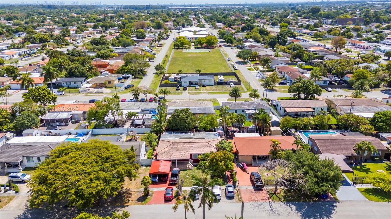 Recently Sold: $700,000 (4 beds, 4 baths, 2270 Square Feet)