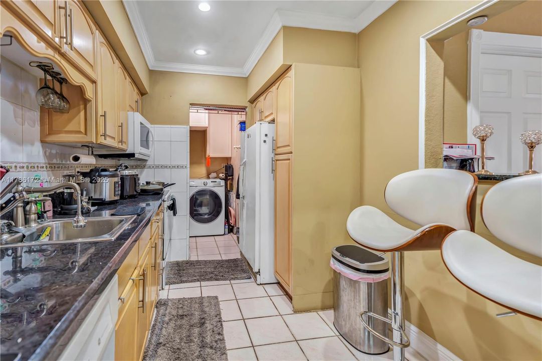 Recently Sold: $700,000 (4 beds, 4 baths, 2270 Square Feet)