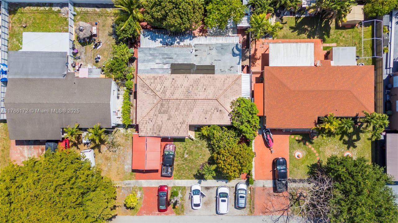 Recently Sold: $700,000 (4 beds, 4 baths, 2270 Square Feet)