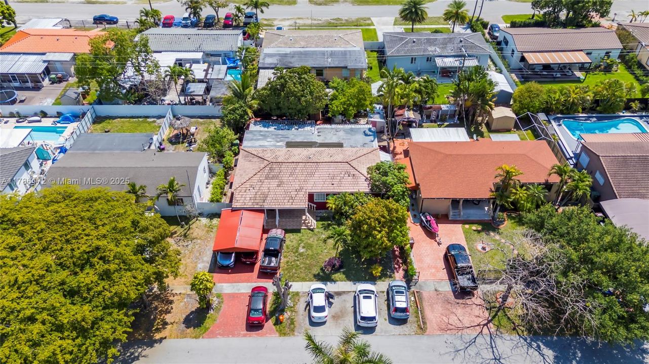 Recently Sold: $700,000 (4 beds, 4 baths, 2270 Square Feet)