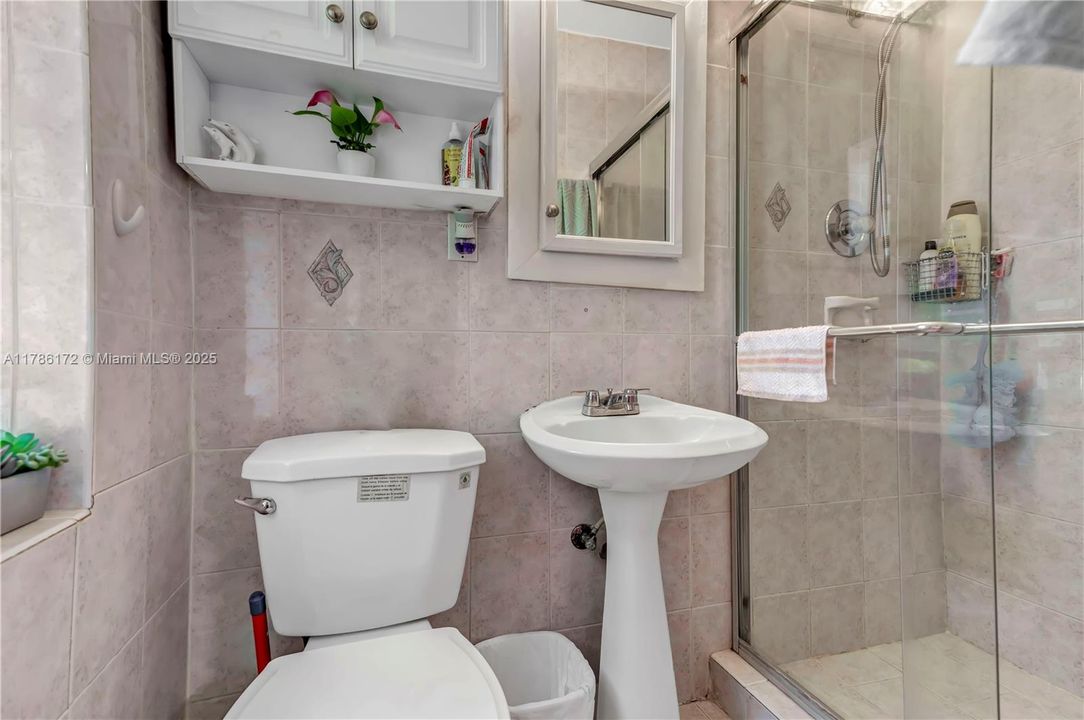 Recently Sold: $700,000 (4 beds, 4 baths, 2270 Square Feet)