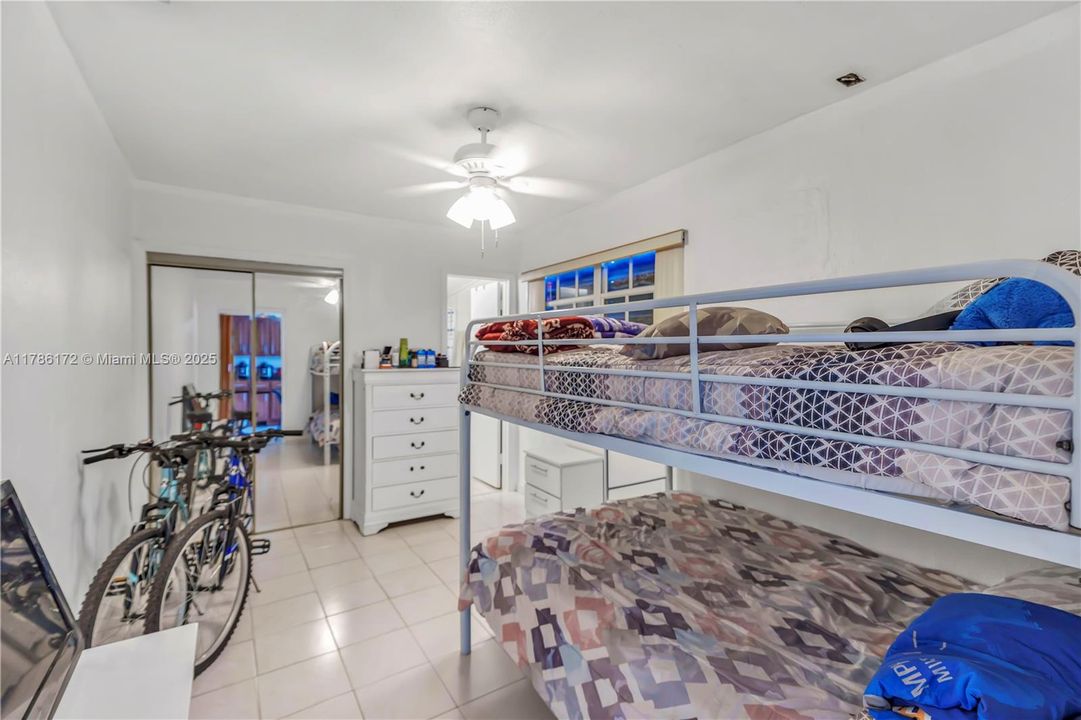 Recently Sold: $700,000 (4 beds, 4 baths, 2270 Square Feet)