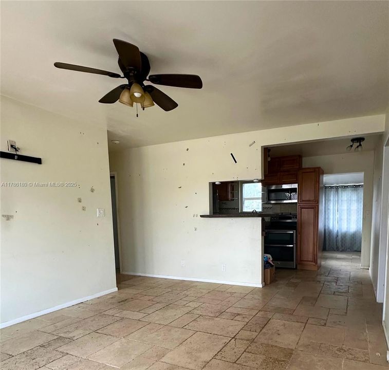 最近售出: $785,000 (2 贝兹, 1 浴室, 1168 平方英尺)