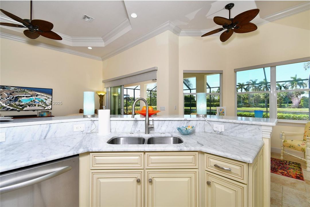 最近售出: $1,350,000 (3 贝兹, 2 浴室, 0 平方英尺)