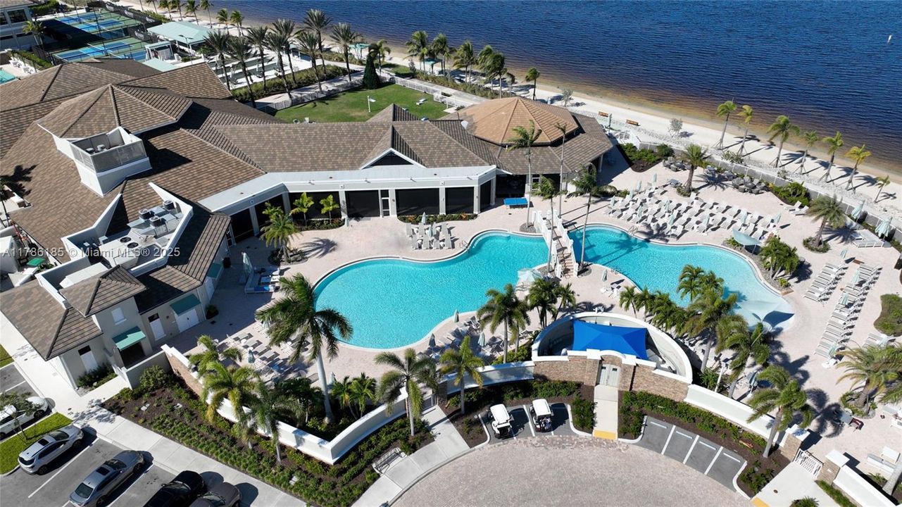 最近售出: $1,350,000 (3 贝兹, 2 浴室, 0 平方英尺)