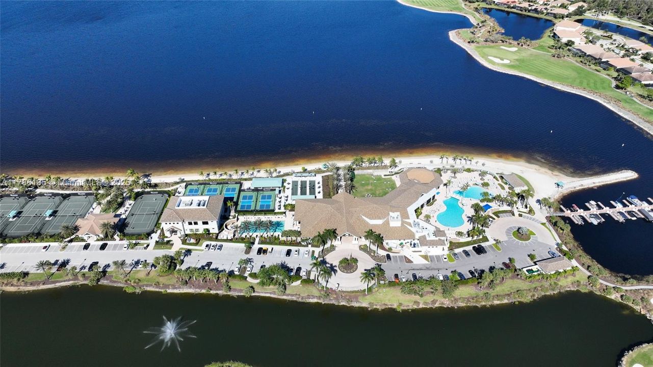 最近售出: $1,350,000 (3 贝兹, 2 浴室, 0 平方英尺)