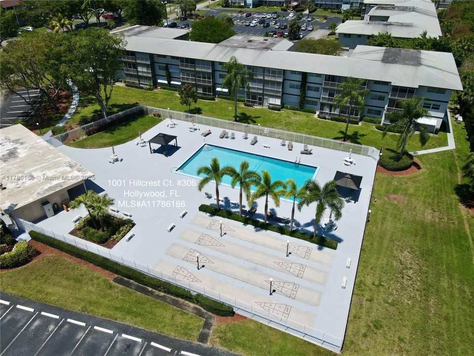 For Sale: $264,000 (3 beds, 3 baths, 1519 Square Feet)