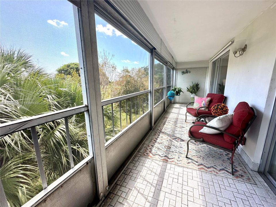 For Sale: $264,000 (3 beds, 3 baths, 1519 Square Feet)