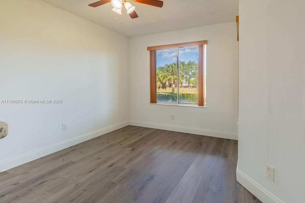 Recently Sold: $194,990 (1 beds, 1 baths, 816 Square Feet)