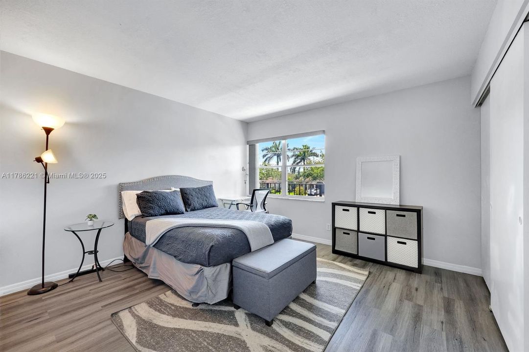 Vendido Recientemente: $199,000 (2 camas, 2 baños, 1164 Pies cuadrados)