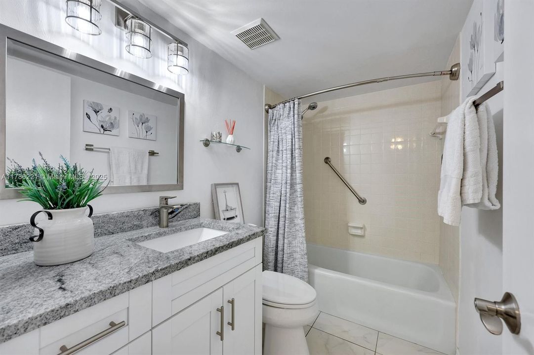 Vendido Recientemente: $199,000 (2 camas, 2 baños, 1164 Pies cuadrados)