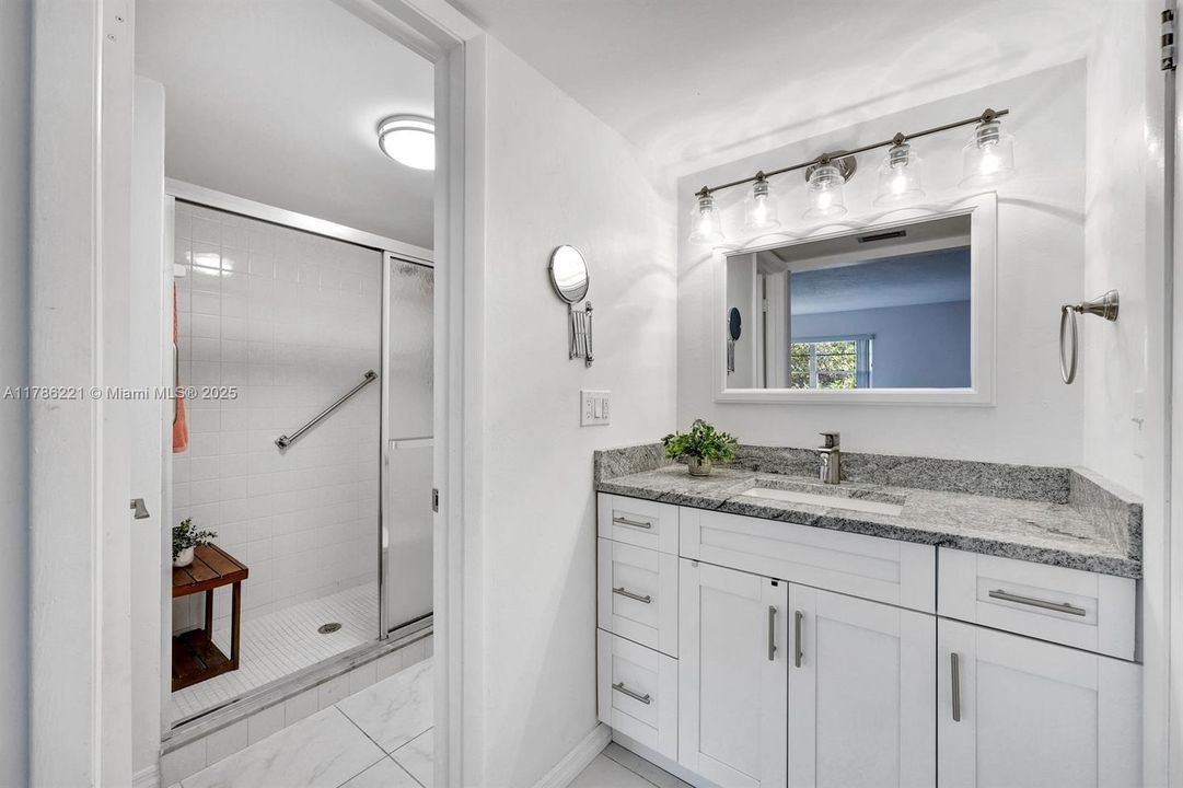 Vendido Recientemente: $199,000 (2 camas, 2 baños, 1164 Pies cuadrados)