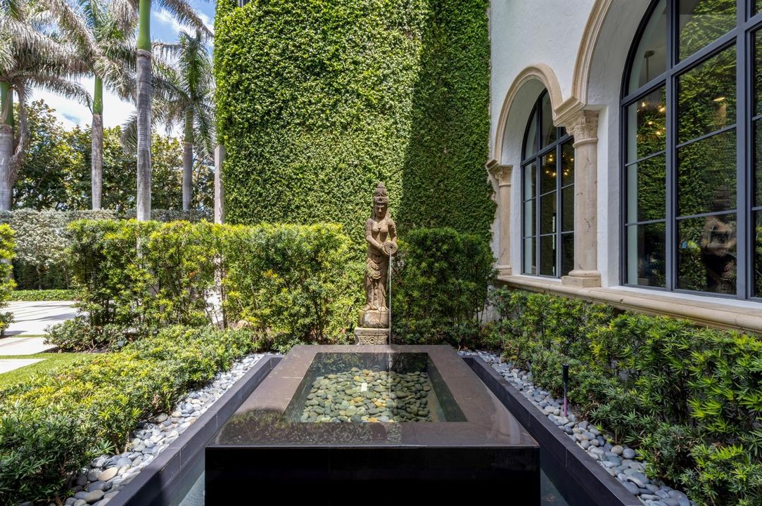 mls_FOUNTAIN_DETAIL_EB