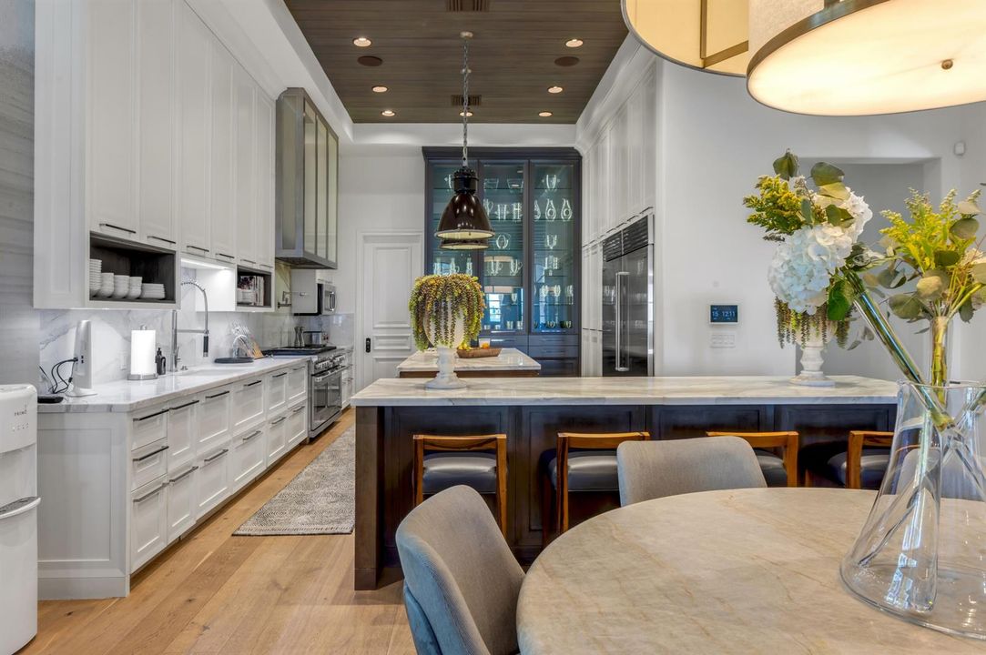 mls_KITCHEN_STRAIGHT_LOOKING_IN_EB