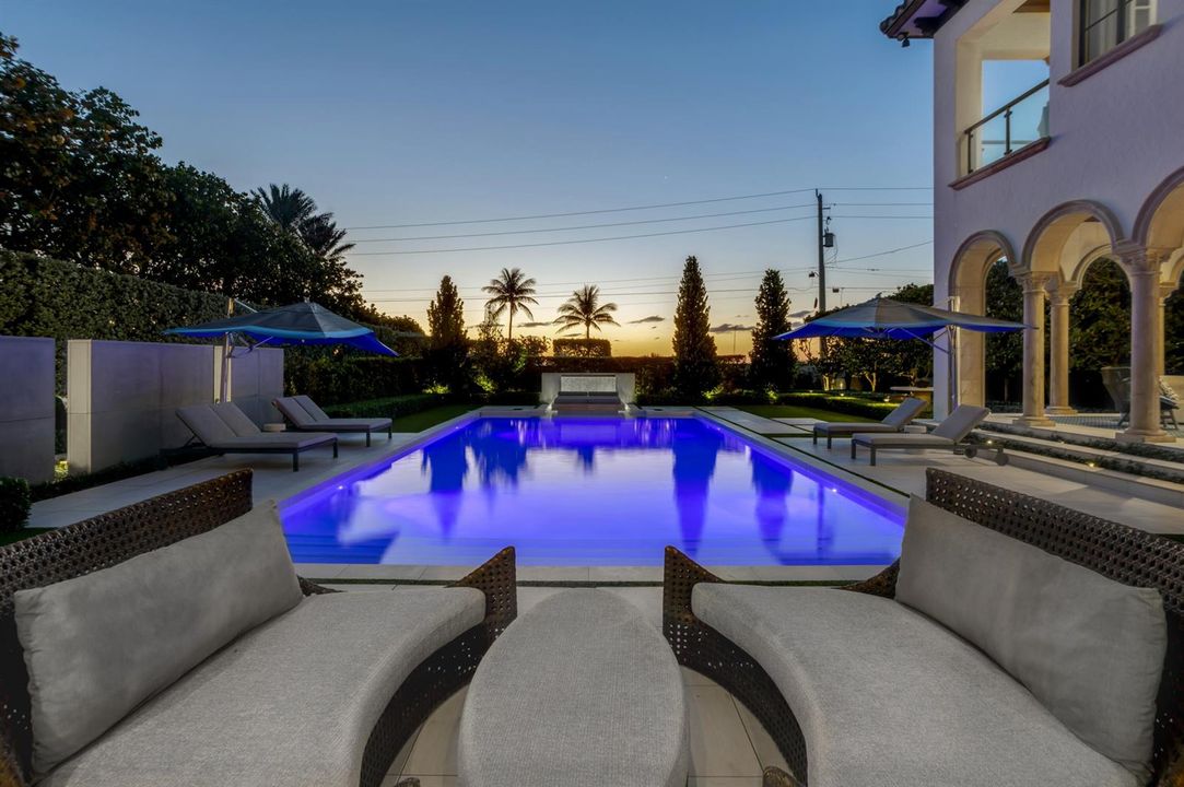 mls_POOL_SEATING_SUNRISE_EB