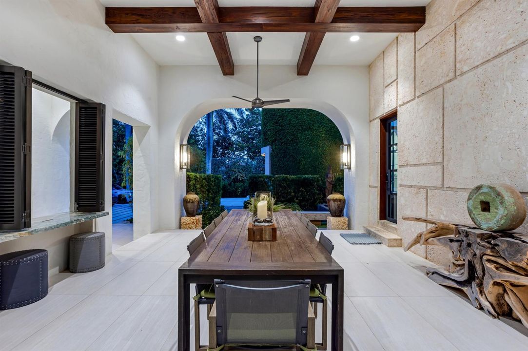mls_LOGGIA_DINING_STRAIGHT_EB
