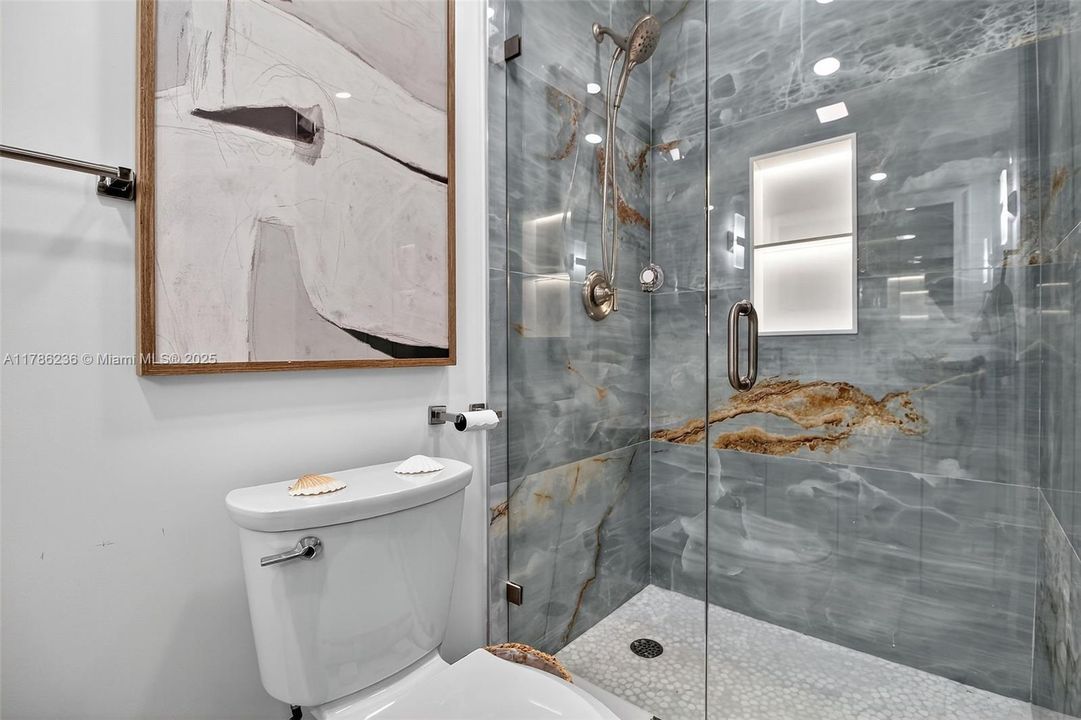 En Venta: $699,000 (3 camas, 3 baños, 0 Pies cuadrados)