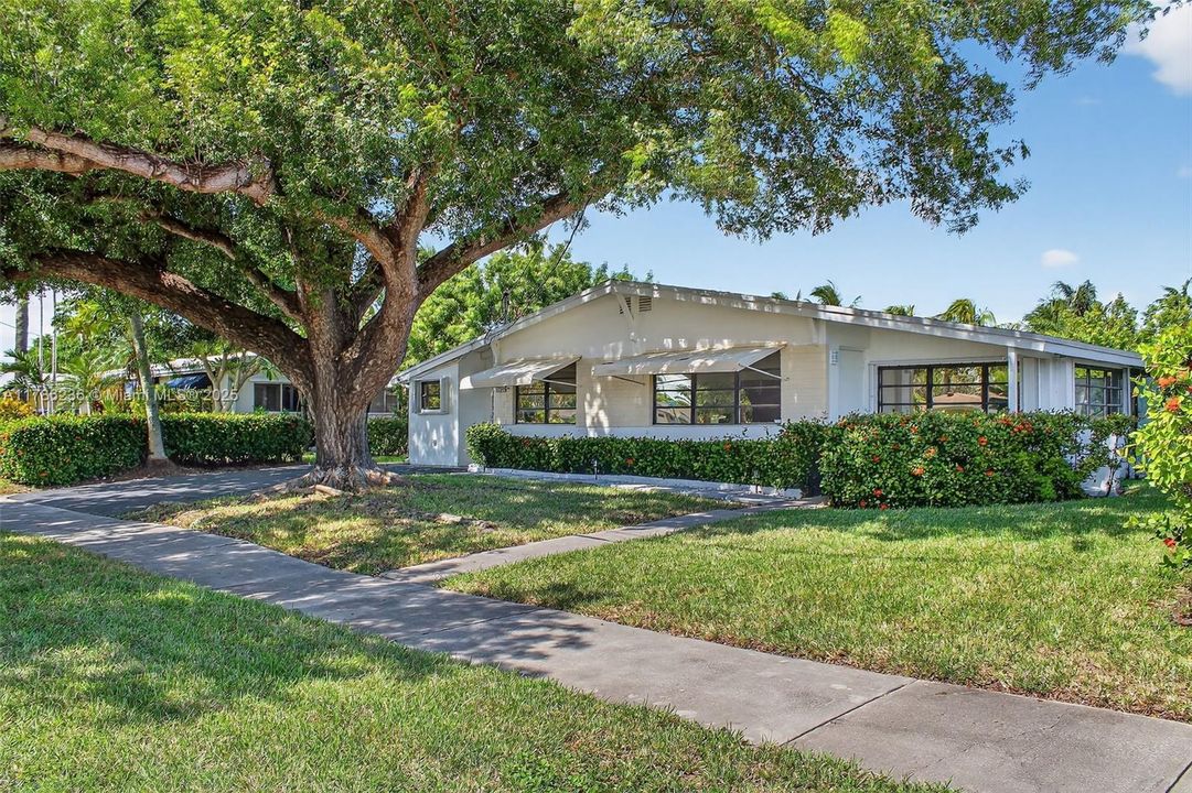 En Venta: $699,000 (3 camas, 3 baños, 0 Pies cuadrados)