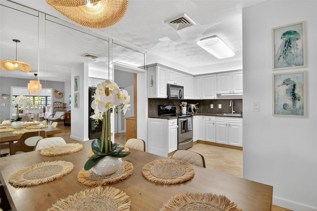 En Venta: $699,000 (3 camas, 3 baños, 0 Pies cuadrados)