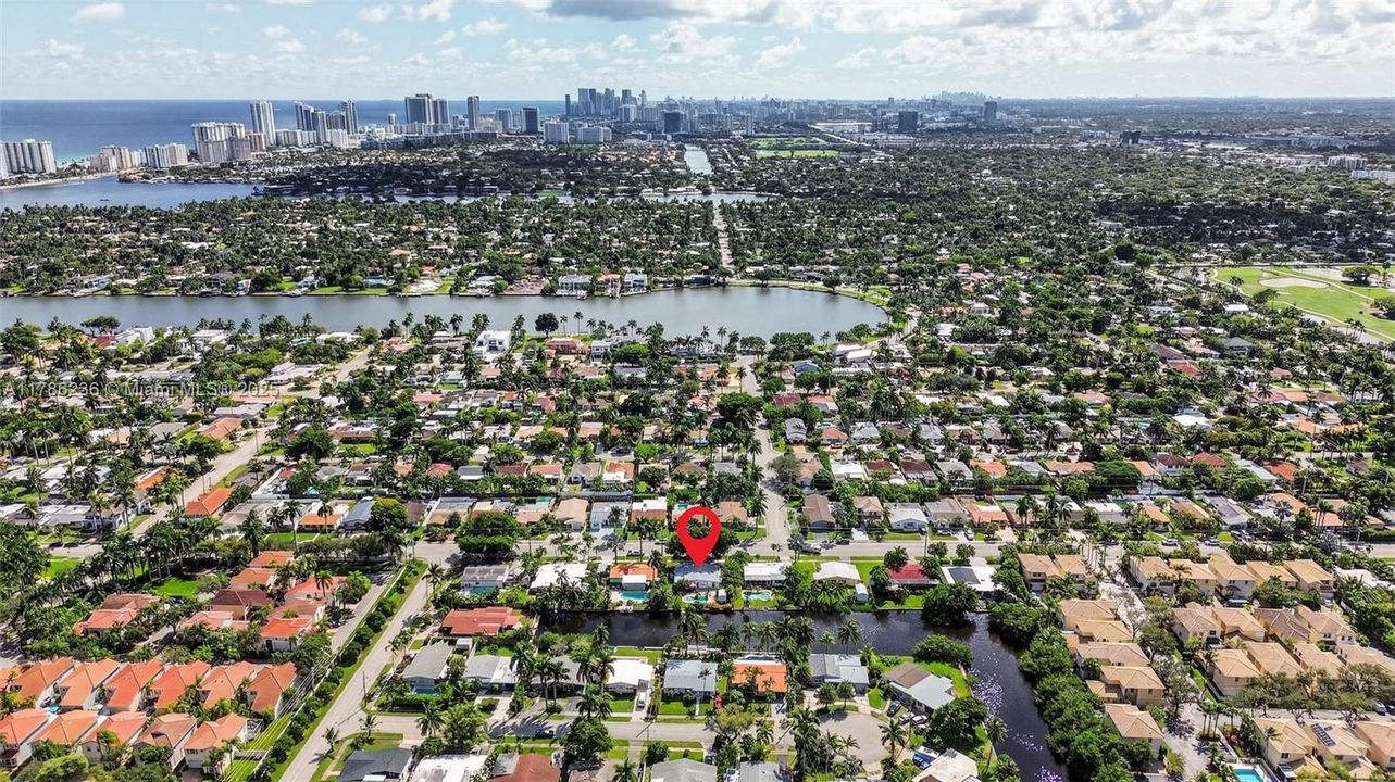 En Venta: $699,000 (3 camas, 3 baños, 0 Pies cuadrados)