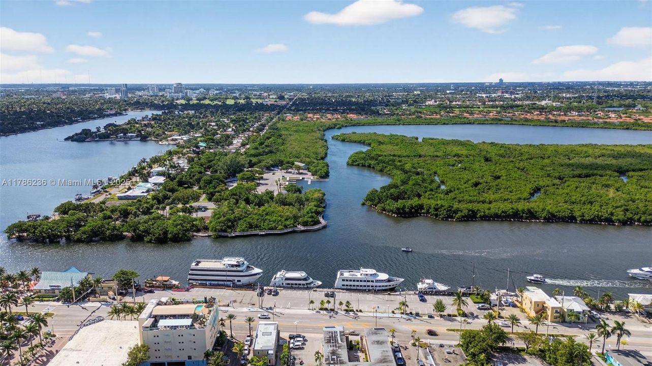 En Venta: $699,000 (3 camas, 3 baños, 0 Pies cuadrados)