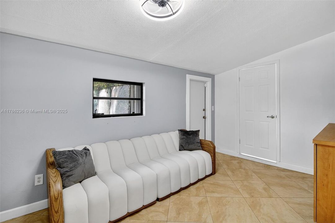 En Venta: $699,000 (3 camas, 3 baños, 0 Pies cuadrados)