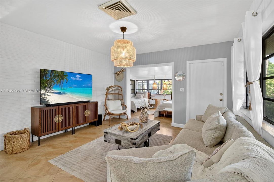 En Venta: $699,000 (3 camas, 3 baños, 0 Pies cuadrados)