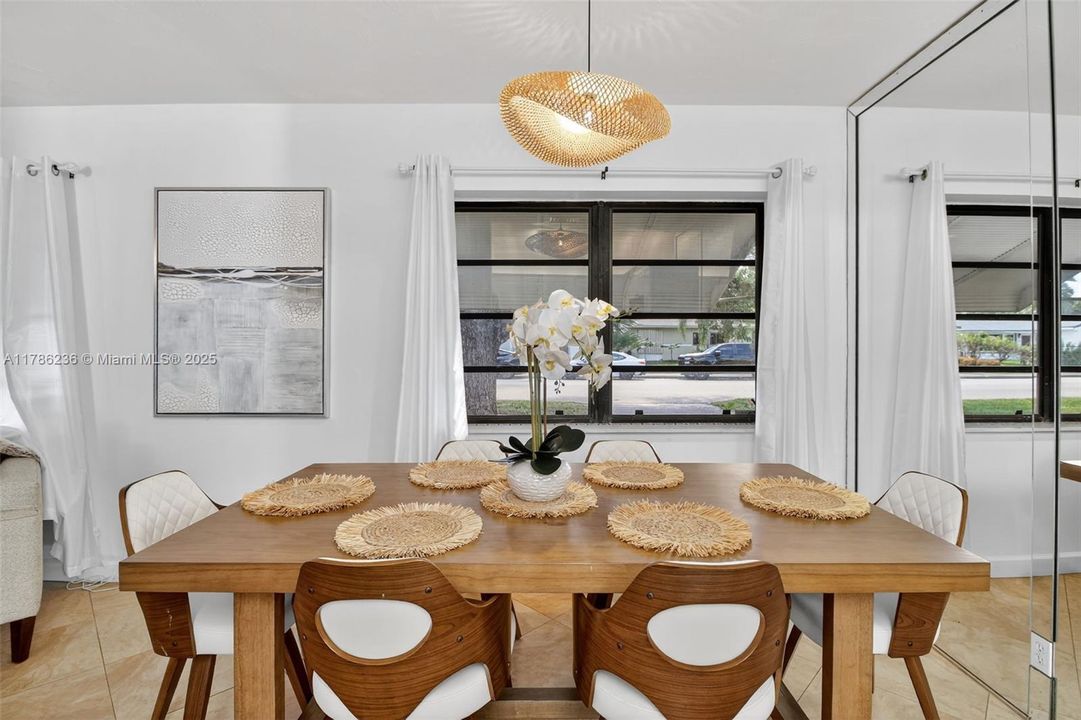 En Venta: $699,000 (3 camas, 3 baños, 0 Pies cuadrados)