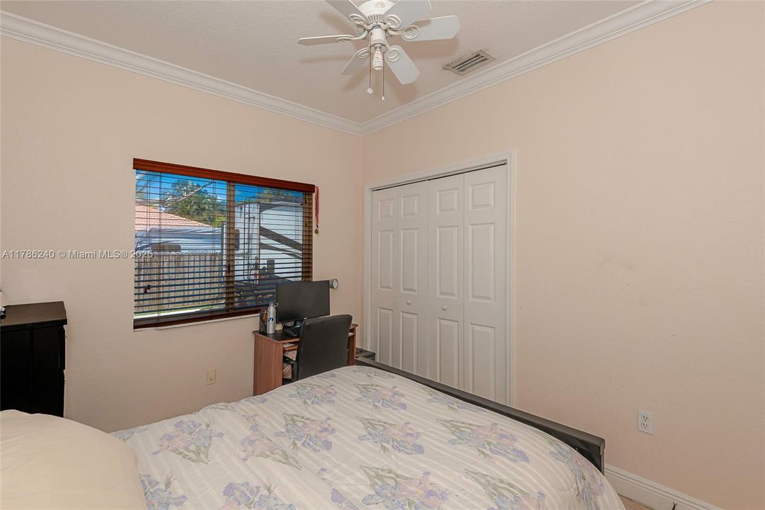 Recently Sold: $857,000 (5 beds, 3 baths, 1872 Square Feet)