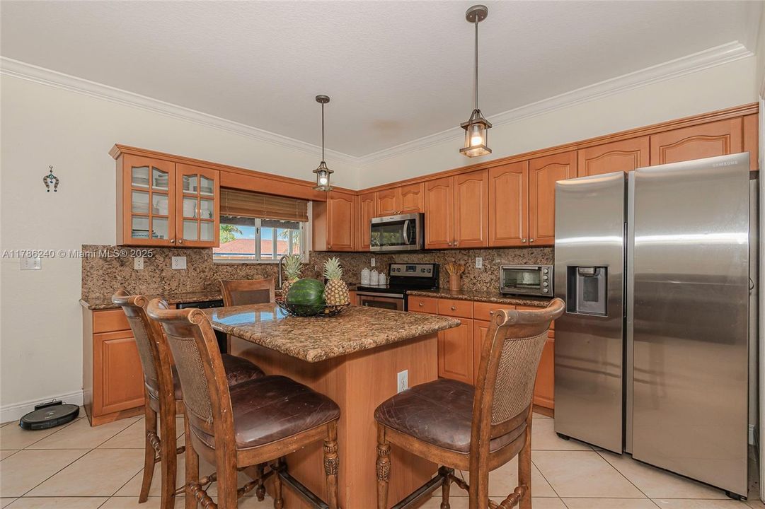 Recently Sold: $857,000 (5 beds, 3 baths, 1872 Square Feet)