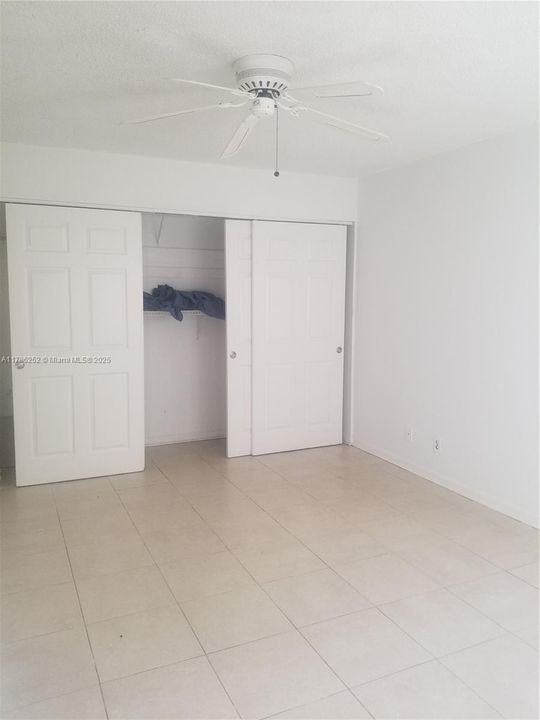 For Sale: $175,000 (2 beds, 2 baths, 864 Square Feet)