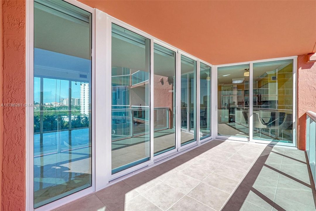 Recently Rented: $3,900 (2 beds, 2 baths, 1660 Square Feet)