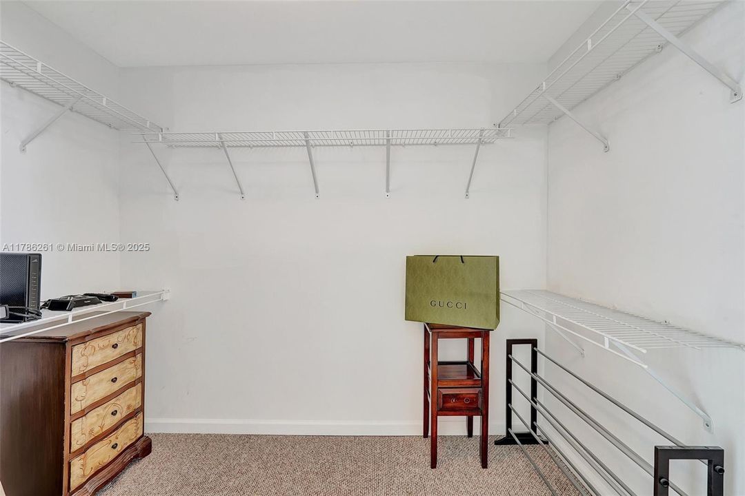 Recently Rented: $3,900 (2 beds, 2 baths, 1660 Square Feet)