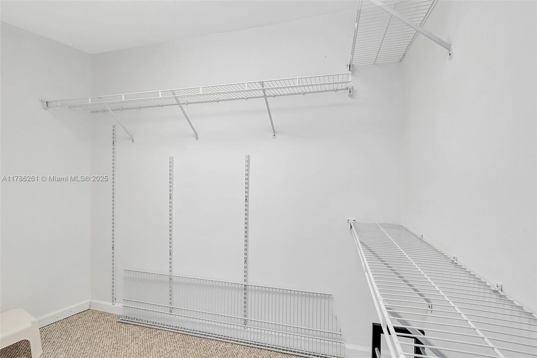 Recently Rented: $3,900 (2 beds, 2 baths, 1660 Square Feet)