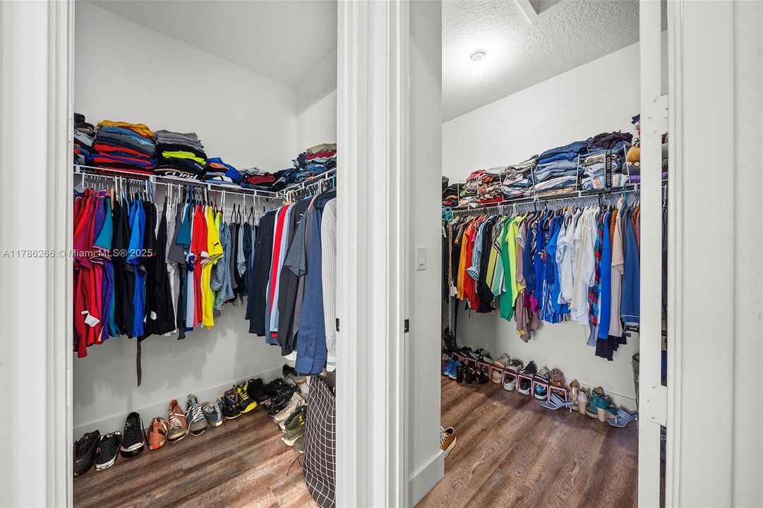 Recently Sold: $699,000 (3 beds, 2 baths, 2025 Square Feet)