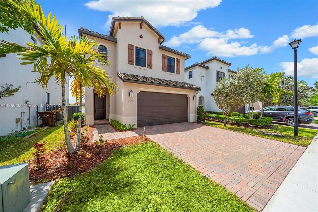 Recently Sold: $699,000 (3 beds, 2 baths, 2025 Square Feet)