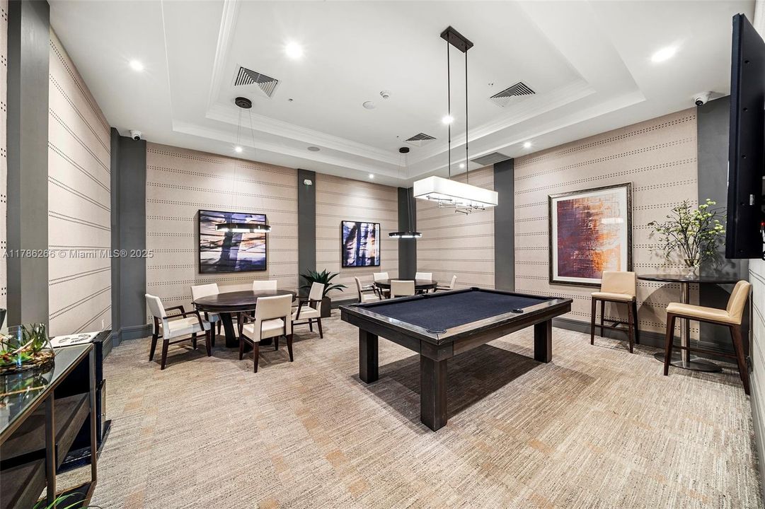 Recently Sold: $699,000 (3 beds, 2 baths, 2025 Square Feet)