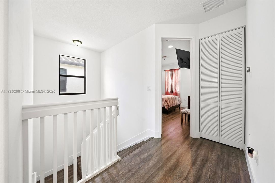 Recently Sold: $699,000 (3 beds, 2 baths, 2025 Square Feet)