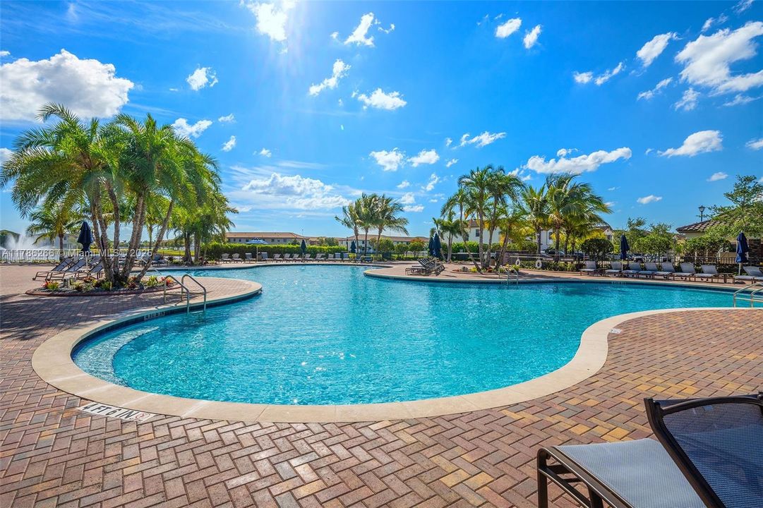 Recently Sold: $699,000 (3 beds, 2 baths, 2025 Square Feet)