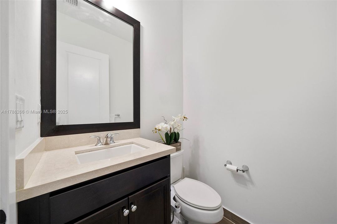 Recently Sold: $699,000 (3 beds, 2 baths, 2025 Square Feet)