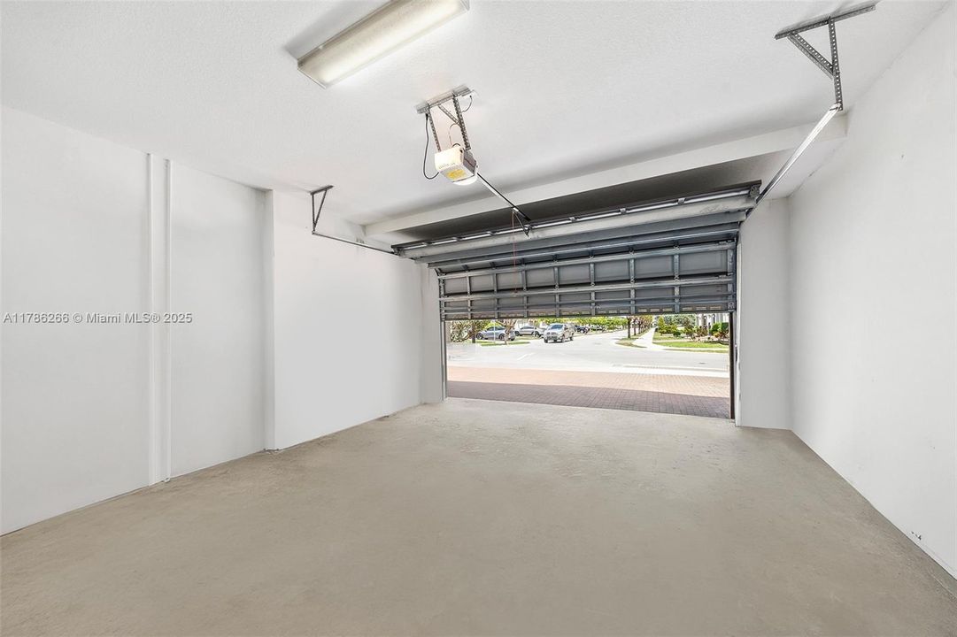 Recently Sold: $699,000 (3 beds, 2 baths, 2025 Square Feet)